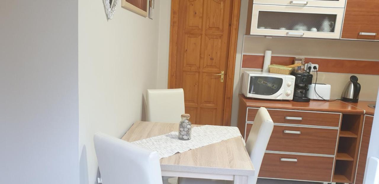 Topart Apartman Tapolca Luaran gambar