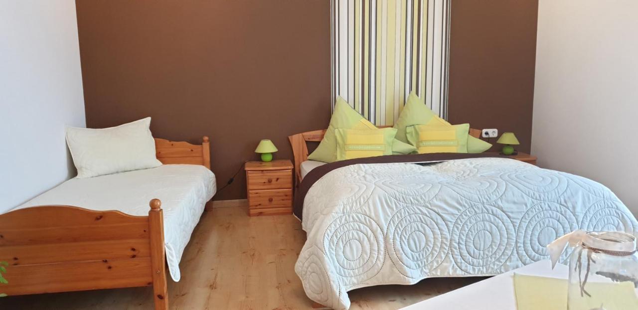 Topart Apartman Tapolca Luaran gambar