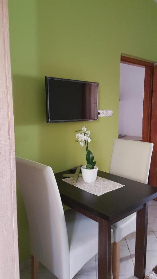 Topart Apartman Tapolca Luaran gambar